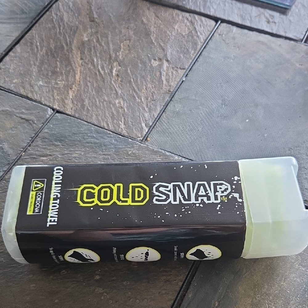 COLD SNAP Cooling Towel - Neon Yellow